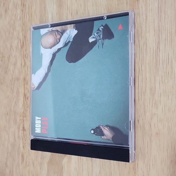 Moby Play - Picture 1 of 4